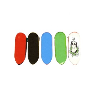 Vente en gros <span class=keywords><strong>Mini</strong></span> jouets Finger <span class=keywords><strong>Skateboard</strong></span> <span class=keywords><strong>jouet</strong></span> OEM <span class=keywords><strong>jouet</strong></span> personnalisé pour les enfants jouent - Product Image 1