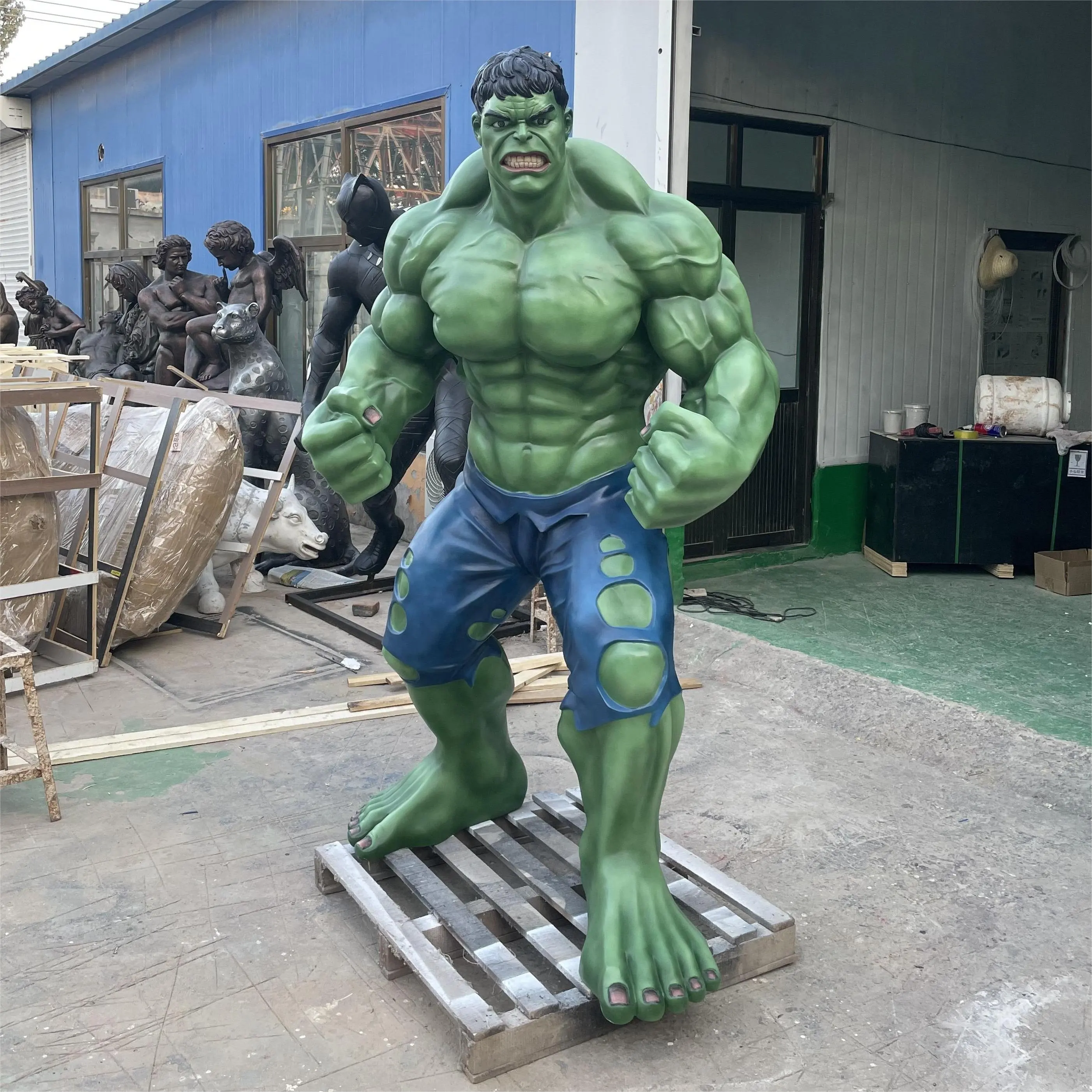 Prix usine Célèbre Super-Héros Film Figurines Muscle Man Fibre De Verre Taille Réelle Hulk Statue Résine Sculpture