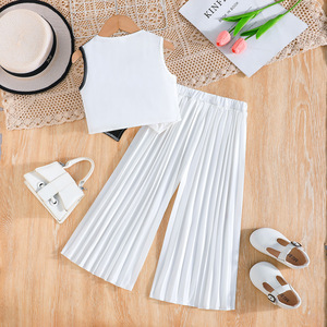 Nuovo Set Estivo 2025 per Ragazze: Gilet Bianco e Nero a Contrasto + <span class=keywords><strong>Pantaloni</strong></span> Bianchi Plissettati, Completo Moda 2 Pezzi - Product Image 3