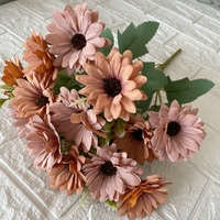 Arrangement floral artificiel en soie, chrysanthème réaliste fait main pour la décoration de la maison, des mariages et des événements