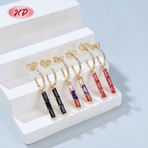 ต่างหูเพชรพลอยชุบทอง 18K แบบไล่เฉดสีสำหรับผู้หญิง คุณภาพ AAA Zircon ขั้นต่ำ 12 คู่ ทำจากทองเหลือง ดีไซน์ทันสมัย คลาสสิก เหมาะสำหรับวันครบรอบ - Product Image 6