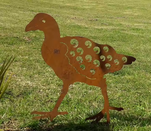 Ornement de jardin en métal en forme de silhouette d'oiseau rouillé, décoration sur le thème des oiseaux à patine rouille - Product Image 1