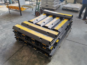 מחסום מהירות תעשייתי דו-ערוצי מגומי ממוחזר, מגן כבלים, רמפה עמידה בלחץ, נייד - Product Image 6