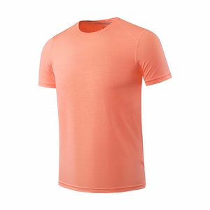 Camiseta Deportiva de Manga Corta de Malla de Poliéster con Logotipo Personalizado para Hombre - Product Image 1