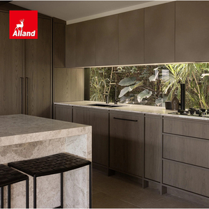 Mobile da Cucina Alland Moderno con Texture Rovere Sfumato e Linee Pulite, con Isola Cucina in <span class=keywords><strong>Pietra</strong></span> Calda Effetto Cascata per Ristrutturazioni Residenziali - Product Image 4