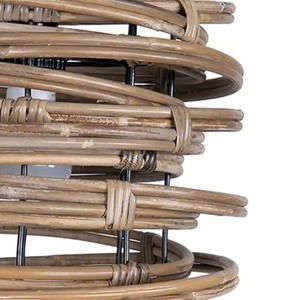 Combina la tejeduría de ratán natural y una estructura metálica robusta, creando una obra maestra artística moderna ideal para realzar el espacio. - Product Image 3