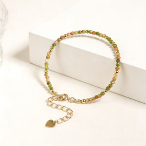 Pulsera de cuentas de piedra lunar arcoíris de 3 mm con destellos rojos y verdes, pequeña, ajustable, regalo del Día de San Valentín, potencia curativa - Product Image 3