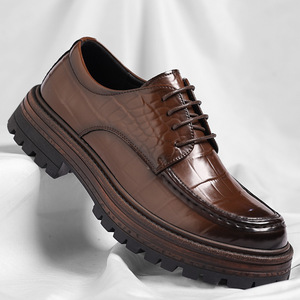 Chaussures habillées en cuir pour hommes, style Oxford, bout rond, pour le bureau, semelle antidérapante en caoutchouc - Product Image 1