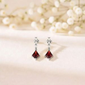 Pendientes Colgantes de Granate Natural en Forma de Cometa con Detalles de Circonita Cúbica en Oro de 18K o Plata de Ley 925, Elegantes Gemas Rojas - Product Image 3