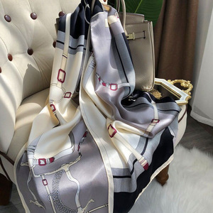 Nouveauté été : Grands foulards en satin de soie imprimés fleuris, châles et <span class=keywords><strong>étole</strong></span>s doux pour femmes, pour la plage et la protection solaire. Vivez le <span class=keywords><strong>luxe</strong></span>. - Product Image 6