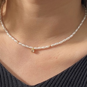 Collares de Perlas de Arroz de Diseño Veraniego, Colgante Redondo de Cristal de Acero Inoxidable, Collar de Perlas Naturales para Mujer - Product Image 2