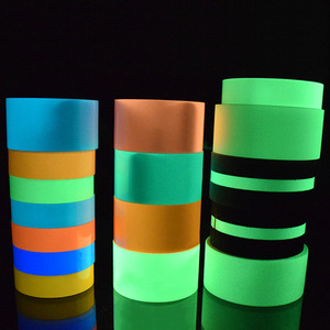 Cinta Reflectante <span class=keywords><strong>de</strong></span> Seguridad Autoadhesiva <span class=keywords><strong>de</strong></span> Vinilo Luminiscente PET <span class=keywords><strong>de</strong></span> Alta Luminosidad para Decoración <span class=keywords><strong>de</strong></span> Escaleras y Pisos - Product Image 5