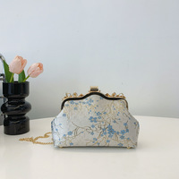 Cheongsam Hanfu sac à main à bandoulière nouveau Style Jacquard chinois estampage doré fleur de prunier bégonia artisanat sacs à bandoulière 2025 sac