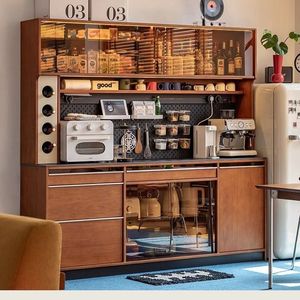 Aparador retro italiano de madera maciza para sala de estar, gabinete de almacenamiento vintage para barra de café con puertas de vidrio y diseño de tablero perforado. - Product Image 1