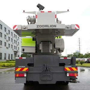 Grúa sobre Camión Zoomlion ZTC800 de 80 Toneladas de Segunda Mano, Pluma Principal de 65.6m, Momento de Elevación de 3557kN·m para Construcción - Product Image 6
