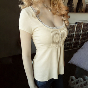 เสื้อยืดแขนสั้นคอวีแต่งลูกไม้ติดกระดุมด้านหน้าทรงเอไลน์ ผ้าถัก สไตล์ลำลอง แฟชั่นฤดูร้อนสำหรับผู้หญิง - Product Image 3