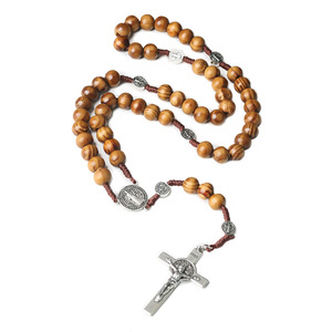 Colgante de Rosario de Madera de <span class=keywords><strong>Pino</strong></span> Natural al por Mayor, con Cruz Grabada en Aleación de Zinc, Ecológico, Adorno Colgante para Oración en Iglesia, Joyería de Pascua - Product Image 2