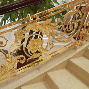 Ringhiere di Lusso in Legno e Ottone Stile Europeo Dorate per Scale e Balconi con Lunghezza Personalizzabile per Ville e Hotel - Product Image 5