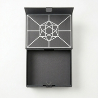 Boîte cadeau de luxe avec logo personnalisé, boîte en carton noir magnétique, boîte d'emballage pliable, vente en gros pour l'électronique, les bijoux, les coffrets cadeaux