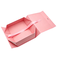 Boîte en papier rigide rose de luxe personnalisée avec ruban, boîte cadeau magnétique écologique recyclable pour ensemble de parfums avec logo pour cosmétiques