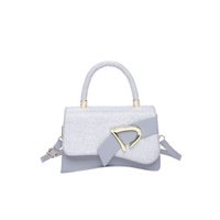 Nouveau Sac Bandoulière Tendance 2026 en Cuir PU Brillant pour Femme – Sac Carré Compact à Main Très Vendu