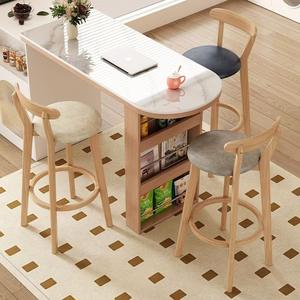 <span class=keywords><strong>Tabouret</strong></span> <span class=keywords><strong>de</strong></span> <span class=keywords><strong>bar</strong></span> à pieds hauts en <span class=keywords><strong>bois</strong></span> clair avec siège moderne minimaliste rembourré <span class=keywords><strong>et</strong></span> repose-pieds rond. Baravec une conception arquée <span class=keywords><strong>de</strong></span> dossier. - Product Image 5