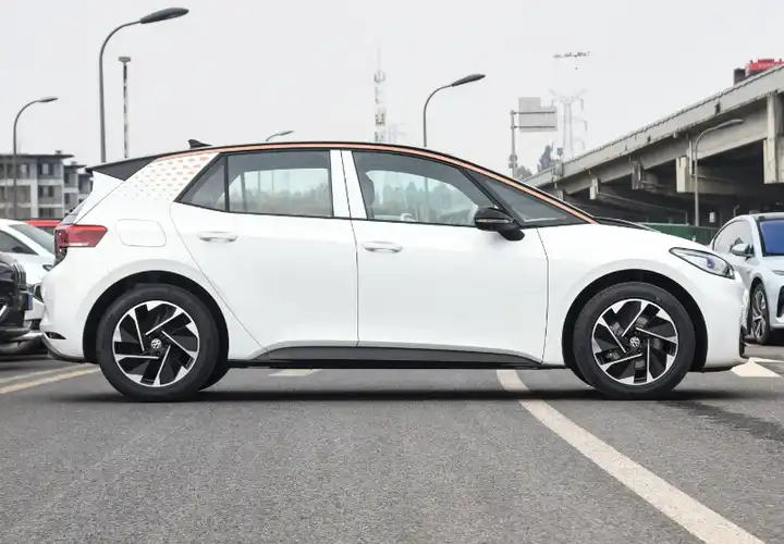 Latest VW ID3 Electric Car with Efficient Charging and 170 horsepower