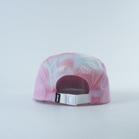 Casquette 5 panneaux rose tie-dye tendance 2026 avec logo personnalisé brodé hexagonal, casquette de camping en nylon, style urbain Gorpcore, séchage rapide, vente en gros