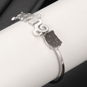 Bracelet Hello Kitty en acier doré rose, ouvrable, design chat de dessin animé, bijoux pour femmes, cadeau - Product Image 3