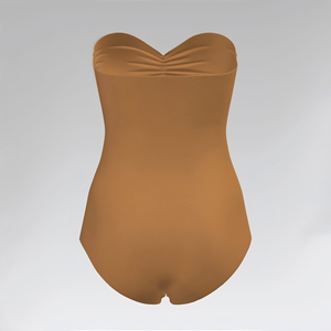 Monokini fruncido personalizado de moda – Traje de baño de una pieza tipo bandeau sin tirantes con abertura en forma de corazón y tela UPF 50+ para resort - Product Image 2