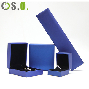 Boîte à bijoux en carton imitation cuir PU bleue, personnalisée, pour collier, bracelet, boucles d'oreilles, bagues, vente en gros - Product Image 1
