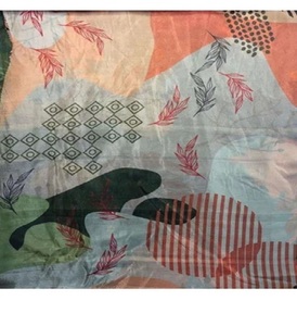 ผ้าไหมทิชชูพิมพ์ลายดิจิทัลสีทอง น้ำหนักเบา 120 GSM แบบใหม่ สำหรับตัดเย็บเสื้อผ้าและชุดเดรส - Product Image 4