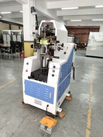 Machine automatique hydraulique de pose de talon pour chaussures de sécurité, chaussures de sport et chaussures en cuir
