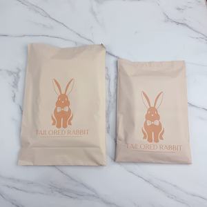 Bolsas de Envío de Polietileno Color Durazno Personalizadas con Impresión Naranja - Bolsas de Envío Impermeables para Ropa y Comercio Electrónico - Product Image 3