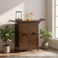 Table de porche de style chinois avec un coffre antique, longue table murale orientée vers la porte d'entrée