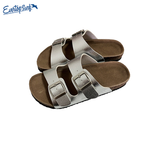 Sandales de plage plates pour femmes à double bride réglable avec boucle, <span class=keywords><strong>semelle</strong></span> en liège unie, style claquettes d'été - Product Image 1