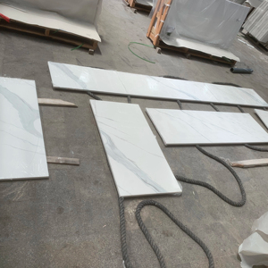 เคาน์เตอร์ควอตซ์ลายเส้นสีเทาบนพื้นขาว หินสังเคราะห์ทันสมัย พร้อมบริการหลังการขาย - Product Image 1