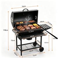 Pemanggang BBQ Gaya Amerika Portabel untuk Piknik dan Berkemah di Luar Ruangan, Dilengkapi Rak Pemanas, Wadah Abu, Roda, dan Terbuat dari Baja Paduan Tahan Panas
