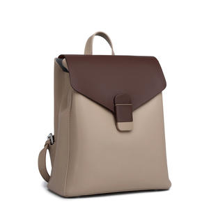 Mochila de cuero genuino con costuras en dos tonos Mochila de mujer de moda con diseño de hebilla simple - Product Image 3