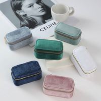Mini boîte de rangement de bijoux de voyage en velours italien avec logo personnalisé étui de rangement portable pour bagues et petits objets