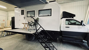 Expedición Camión Cama <span class=keywords><strong>Camper</strong></span> Personalizada Cama Larga 8x8 <span class=keywords><strong>Iveco</strong></span> Autocaravana - Product Image 4