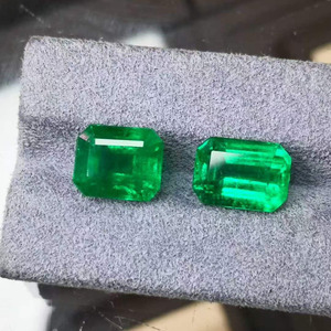 Paire de pierres précieuses naturelles SGARIT 5.595CT&5.204CT, émeraudes vertes, taille octogonale, pierres assorties pour la création de boucles d'oreilles. - Product Image 2