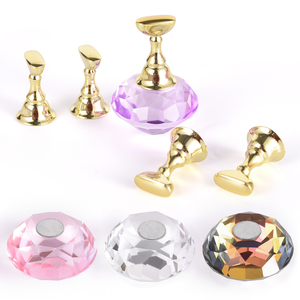Support magnétique en forme de pièce d'échecs pour présentation d'ongles, outil d'entraînement et de pratique pour salon de manucure - Product Image 4