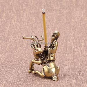 Incienso de latón insertado en los adornos de decoración de oficina del quemador de incienso de bronce para <span class=keywords><strong>la</strong></span> vieja Niña de cumpleaños montando ciervo. - Product Image 4