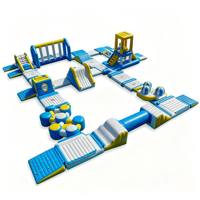 Parc aquatique gonflable flottant pour le plaisir estival