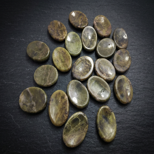 Piedras preciosas Vazonite Worry Stones Artesanías de piedra semipreciosa natural para Feng Shui Decorativo para aliviar el estrés - Product Image 3
