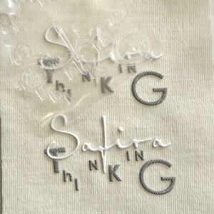 Transfert <span class=keywords><strong>de</strong></span> chaleur <span class=keywords><strong>de</strong></span> fer personnalisé <span class=keywords><strong>de</strong></span> conception <span class=keywords><strong>de</strong></span> TPU <span class=keywords><strong>de</strong></span> Logo 3D avancé professionnel pour la mode <span class=keywords><strong>de</strong></span> roman <span class=keywords><strong>de</strong></span> sens <span class=keywords><strong>de</strong></span> vêtements par le <span class=keywords><strong>fabricant</strong></span> - Product Image 4