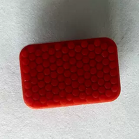 Coussin de fixation supérieur pour scelleuse de cordons Haotewei (en caoutchouc silicone) – Pièces de rechange pour modèles de machines de soudage de cellules solaires