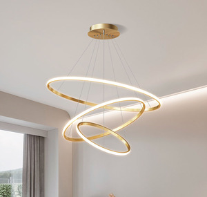 โคมไฟระย้าวงแหวน LED สีทองทันสมัย ปรับความสูงได้ พร้อมรีโมทคอนโทรล สำหรับห้องนั่งเล่น - Product Image 1