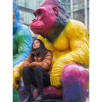 Article décoratif populaire en fibre de verre peint créatif grand gorille dessin animé rue commerciale zone commerçante